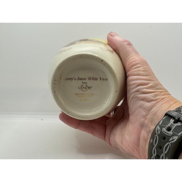 Lennox Snow White and 7 dwarf vase with 24k rim. - Picture 3 of 3